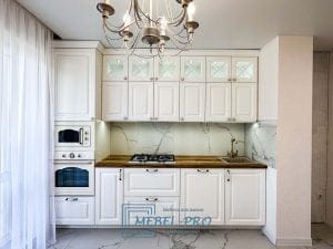 Кухня из крашенного МДФ в классическом стиле